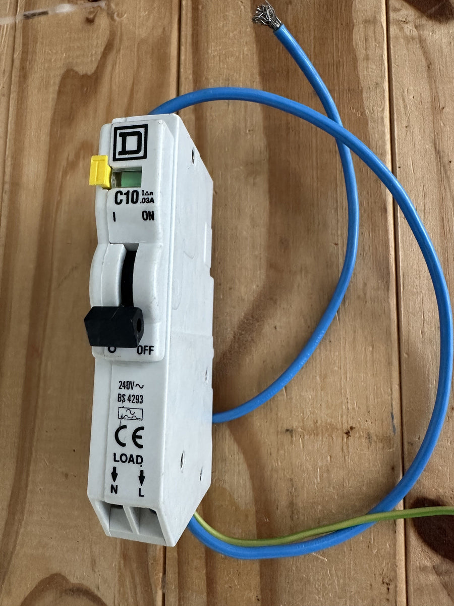 SQUARE D 10A 30MA RCBO QOE110C03 TYPE C PLUG IN OLDER TYPE C10 – PRO ...